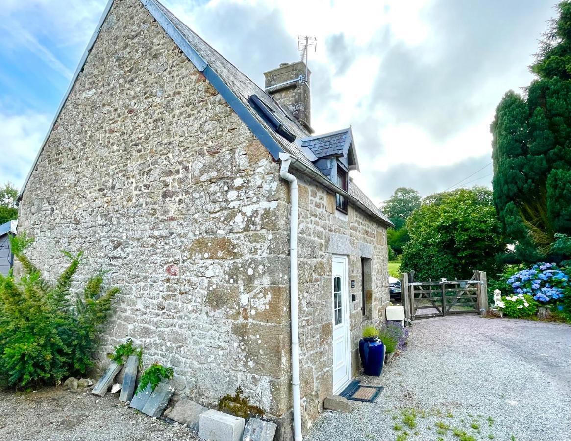 Le Petit Fleur - The Little Flower, Cosy Cottage Saint-Michel-de-Montjoie Exterior foto